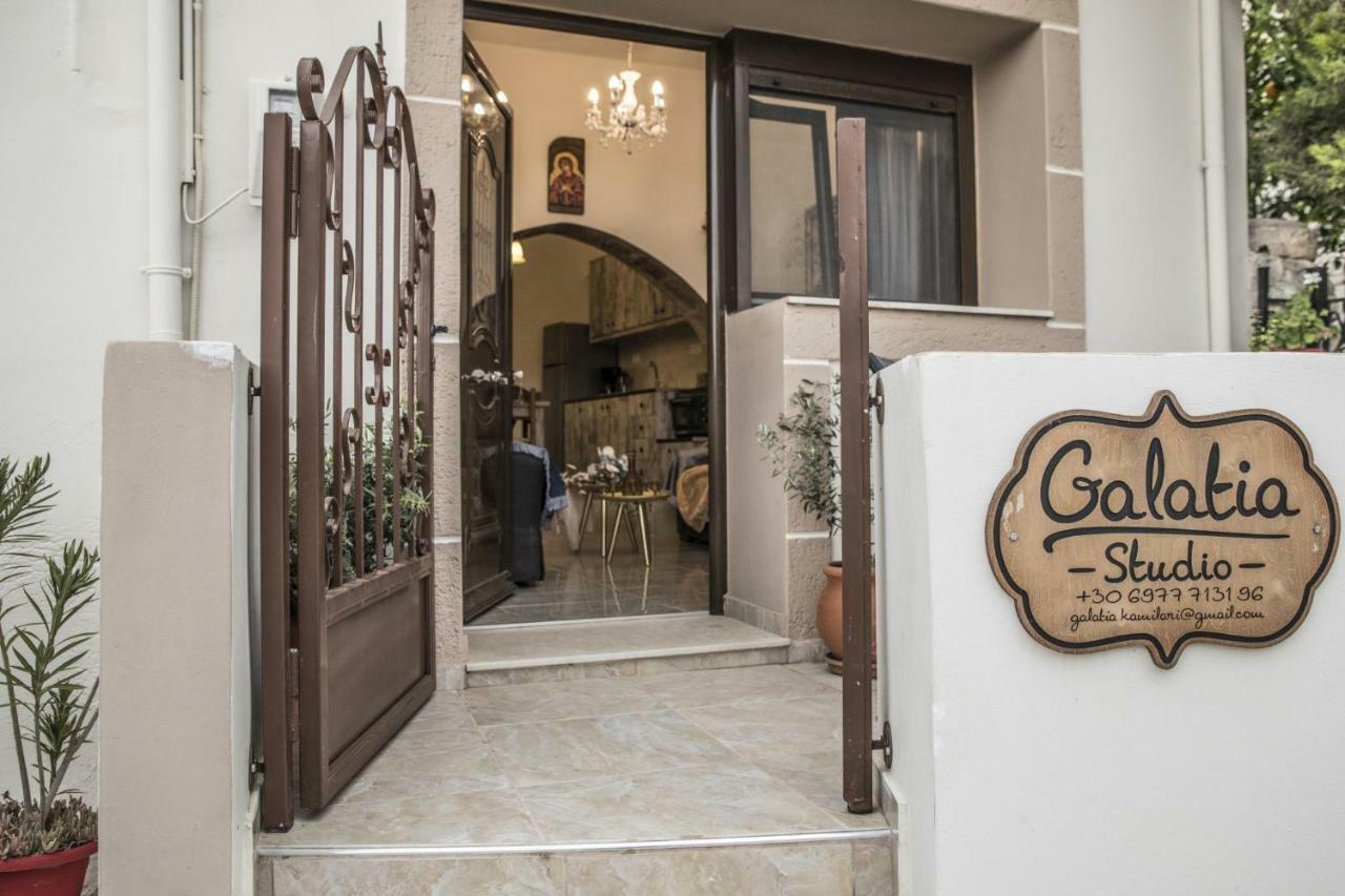 Studio Galatia, In The Heart Of 卡米拉日 外观 照片